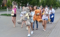 Сегодня в Липецке собираются провести репетицию самого массового шествия с медведями с претензией на рекорд Сегодня в Липецке собираются провести репетицию самого массового шествия с медведями с претензией на рекорд